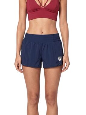 Lululemon size 6 navy Hotty Hot 2.5” High Rise Short